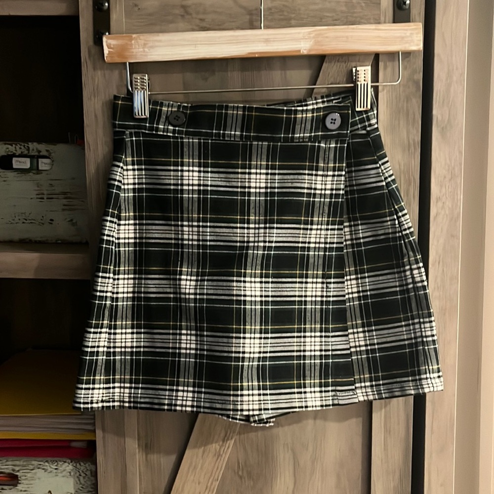 School Apparel Inc. Green/White Plaid Adjustable Waist Skort,Girls Size 7